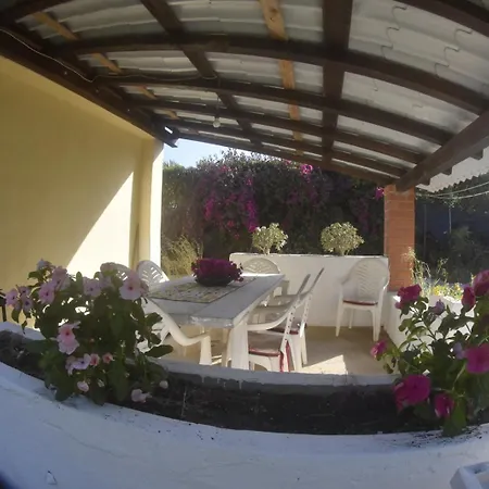 Lm Home Casa Di Campagna A 2 Min A Piedi Dal Mare Augusta Exterior foto